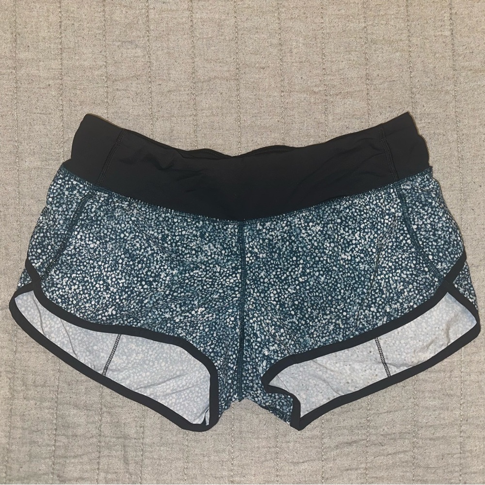Lululemon Speed Shorts - Size 6 - Pebble Print Parfait